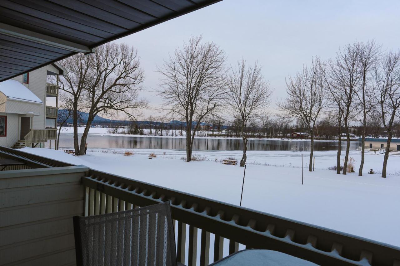 Magog Waterfront Condo Extérieur photo