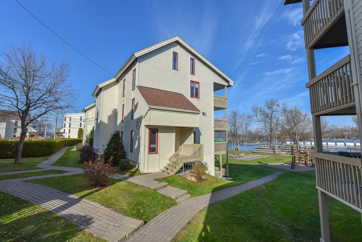 Magog Waterfront Condo Extérieur photo